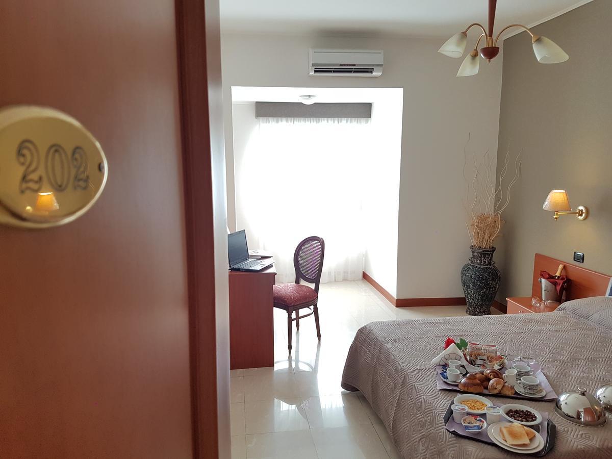 Hotel Joy Castel Volturno Εξωτερικό φωτογραφία