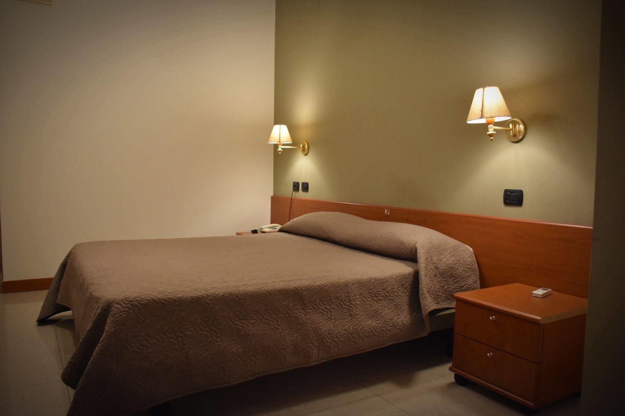 Hotel Joy Castel Volturno Εξωτερικό φωτογραφία